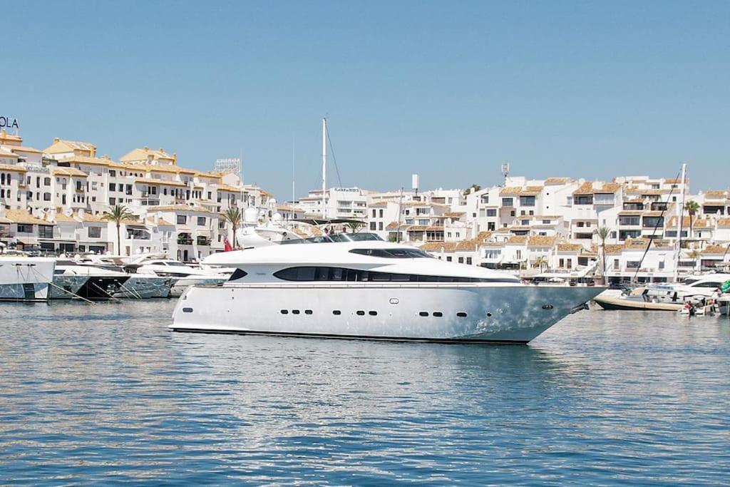 Super Yacht Located In Puerto Banus Hotel Marbella Exterior photo